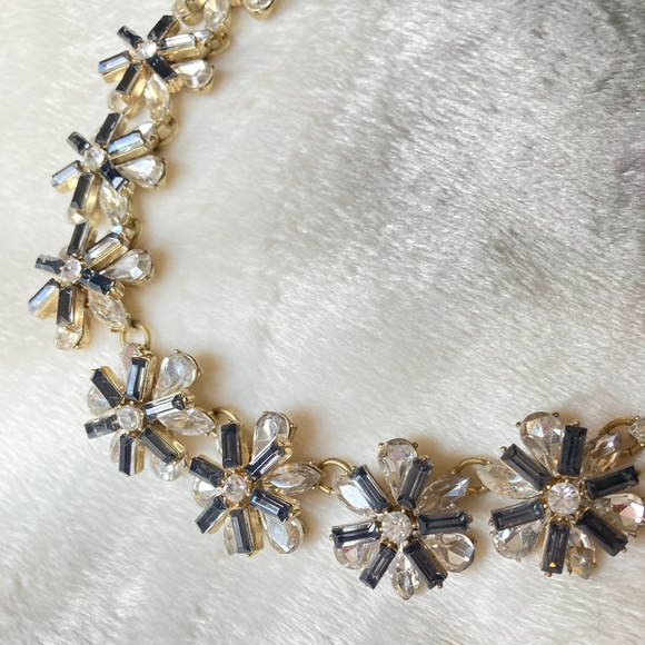 LOFT Jewelry - Jeweled Necklace